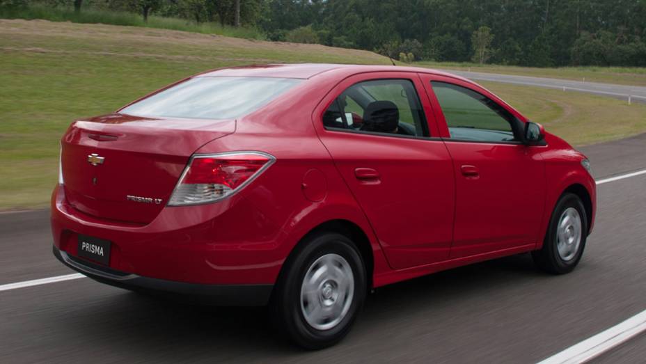 Novo Chevrolet Prisma | <a href="https://preprod.quatrorodas.abril.com.br/carros/lancamentos/novo-chevrolet-prisma-custa-partir-r-xx-xxx-733233.shtml" rel="migration">Leia mais</a>
