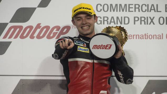 Confira o melhor da Moto GP 2015, etapa do Qatar | <a href="https://preprod.quatrorodas.abril.com.br/moto/noticias/rossi-show-fatura-moto-gp-qatar-852000.shtml" rel="migration">Leia mais</a> Confira o melhor da Moto GP 2015, etapa do Qatar | <a href="https://preprod.quatrorodas.abril.com.br/moto/noticias/rossi-show-fatura-moto-gp-qatar-852000.shtml" rel="migration">Leia mais</a>