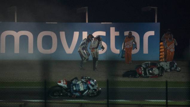 Confira o melhor da Moto GP 2015, etapa do Qatar | <a href="https://preprod.quatrorodas.abril.com.br/moto/noticias/rossi-show-fatura-moto-gp-qatar-852000.shtml" rel="migration">Leia mais</a> Confira o melhor da Moto GP 2015, etapa do Qatar | <a href="https://preprod.quatrorodas.abril.com.br/moto/noticias/rossi-show-fatura-moto-gp-qatar-852000.shtml" rel="migration">Leia mais</a>