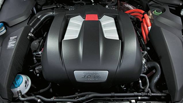 O motor e as baterias elétricos somados... O motor e as baterias elétricos somados...