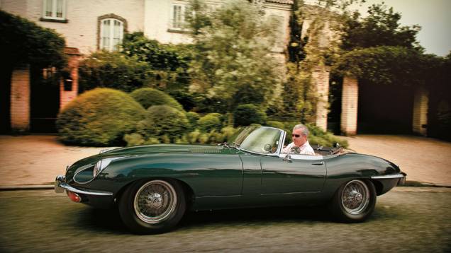 E-Type foi o primeiro carro de série a usar conceitos aerodinâmicos E-Type foi o primeiro carro de série a usar conceitos aerodinâmicos
