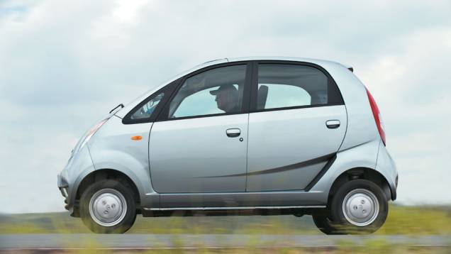 O nano tem a carroceria um pouco menor que a do VW Fox O nano tem a carroceria um pouco menor que a do VW Fox