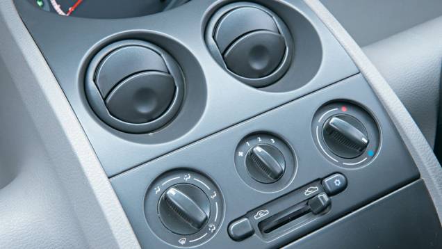 ... ar-condicionado? Disponíveis apenas nas versões de luxo ... ar-condicionado? Disponíveis apenas nas versões de luxo