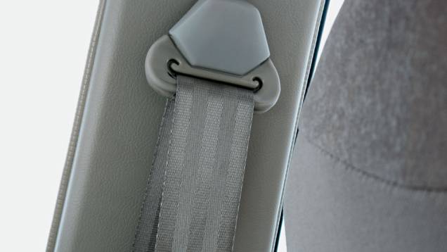 Os cintos têm ajuste de altura Os cintos têm ajuste de altura