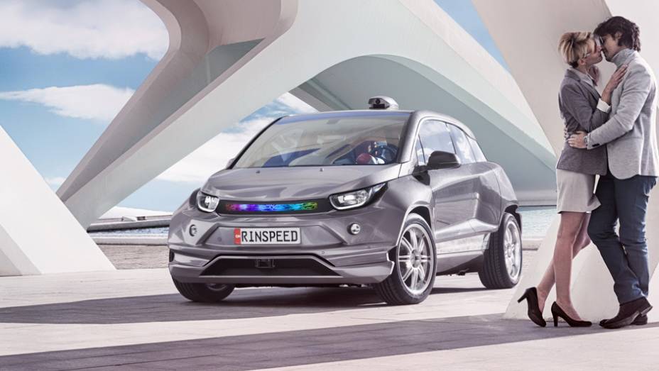 Conceito Budii deixa i3 ainda mais tecnológico | <a href="https://preprod.quatrorodas.abril.com.br/noticias/saloes/genebra-2015/rinspeed-transforma-bmw-i3-algo-ainda-mais-futurista-838080.shtml" rel="migration">Leia mais</a>