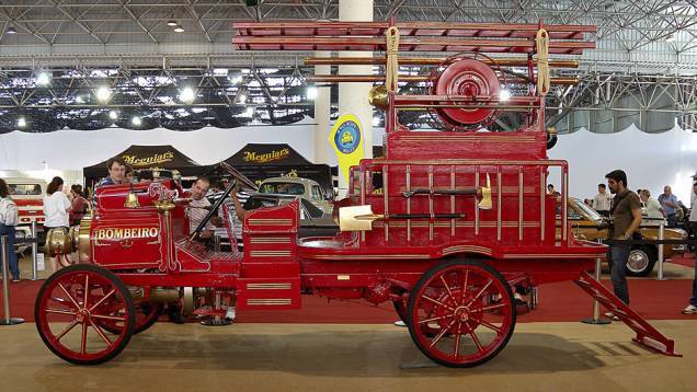 Carro de bombeiro é da data de 1903, mas nunca foi usado pela corporação Carro de bombeiro é da data de 1903, mas nunca foi usado pela corporação
