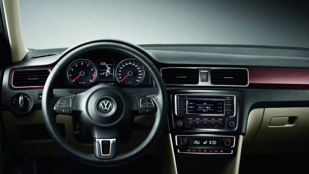 Se na China ele será oferecido com ABS e controle de estabilidade, aqui o Santana deve ser mais espartano | <a href="https://preprod.quatrorodas.abril.com.br/noticias/fabricantes/vw-revela-novo-santana-china-712886.shtml" rel="migration">Leia mais</a> Se na China ele será oferecido com ABS e controle de estabilidade, aqui o Santana deve ser mais espartano | <a href="https://preprod.quatrorodas.abril.com.br/noticias/fabricantes/vw-revela-novo-santana-china-712886.shtml" rel="migration">Leia mais</a>