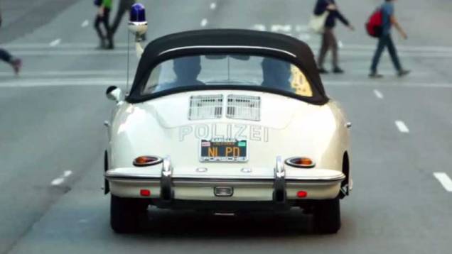 Até uma viatura de polícia faz parte da coleção de Seinfeld: o Porsche 356 1960 tem um motor de quatro cilindros e 95 cv, ideal para pegar os bandidos alemães na década de 60 | <a href="https://preprod.quatrorodas.abril.com.br/noticias/entretenimento/jerry-seinfeld" rel="migration"></a> Até uma viatura de polícia faz parte da coleção de Seinfeld: o Porsche 356 1960 tem um motor de quatro cilindros e 95 cv, ideal para pegar os bandidos alemães na década de 60 | <a href="https://preprod.quatrorodas.abril.com.br/noticias/entretenimento/jerry-seinfeld" rel="migration"></a>
