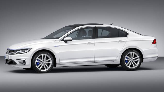 Carro é baseado na oitava geração do sedã | <a href="https://preprod.quatrorodas.abril.com.br/noticias/saloes/paris-2014/vw-apresenta-passat-gte-802784.shtml" rel="migration">Leia mais</a> Carro é baseado na oitava geração do sedã | <a href="https://preprod.quatrorodas.abril.com.br/noticias/saloes/paris-2014/vw-apresenta-passat-gte-802784.shtml" rel="migration">Leia mais</a>