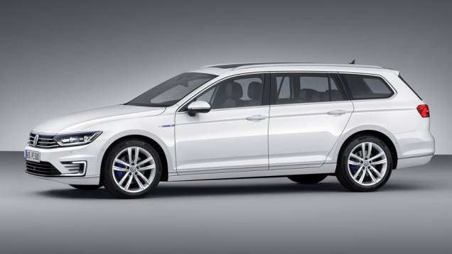 Passat GTE ganha detalhes em azul na carroceria e pinça de freios | <a href="https://preprod.quatrorodas.abril.com.br/noticias/saloes/paris-2014/vw-apresenta-passat-gte-802784.shtml" rel="migration">Leia mais</a> Passat GTE ganha detalhes em azul na carroceria e pinça de freios | <a href="https://preprod.quatrorodas.abril.com.br/noticias/saloes/paris-2014/vw-apresenta-passat-gte-802784.shtml" rel="migration">Leia mais</a>