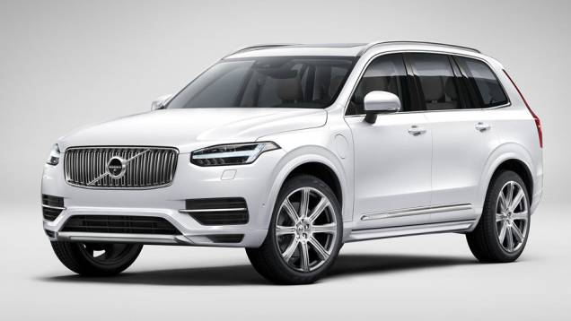 O novo XC90 começa a ser produzido no segundo semestre na Suécia, mas só chega às ruas em maio de 2015 | <a href="https://preprod.quatrorodas.abril.com.br/carros/lancamentos/volvo-xc90-797953.shtml" rel="migration">Leia mais</a> O novo XC90 começa a ser produzido no segundo semestre na Suécia, mas só chega às ruas em maio de 2015 | <a href="https://preprod.quatrorodas.abril.com.br/carros/lancamentos/volvo-xc90-797953.shtml" rel="migration">Leia mais</a>
