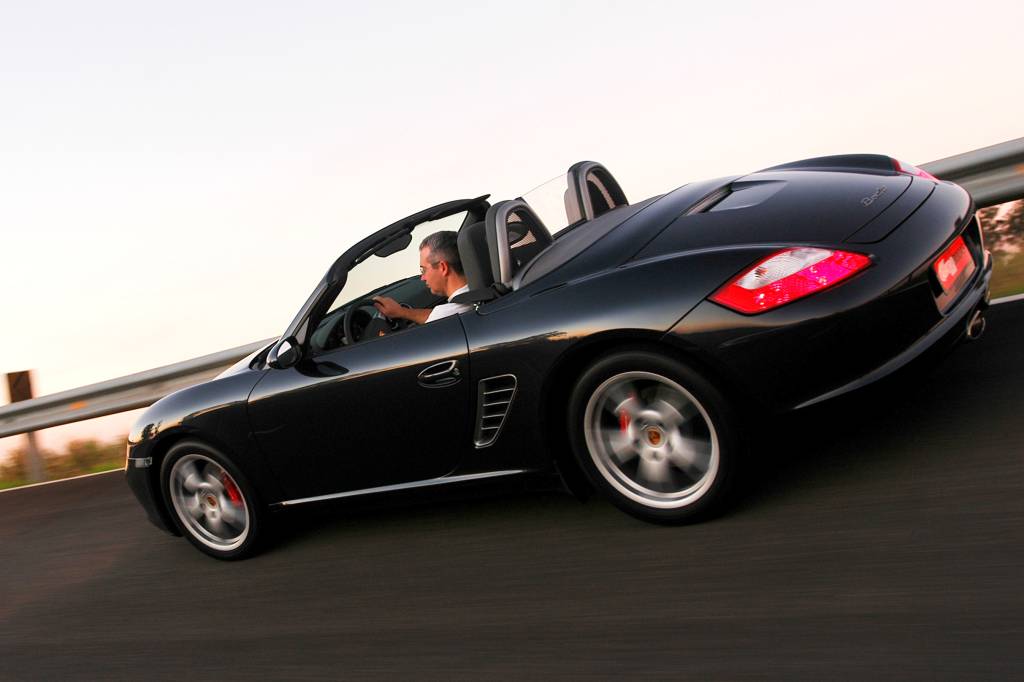 Boxster 2.7, modelo 2005 da Porsche, testado pela revista Quatro Rodas. Boxster 2.7, modelo 2005 da Porsche, testado pela revista Quatro Rodas.