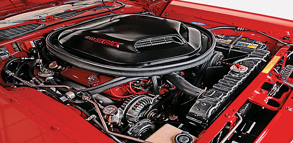 Dodge Challenger Esse motor V8 era um dos mais potentes da época: 7,2 litros com 385 cv
