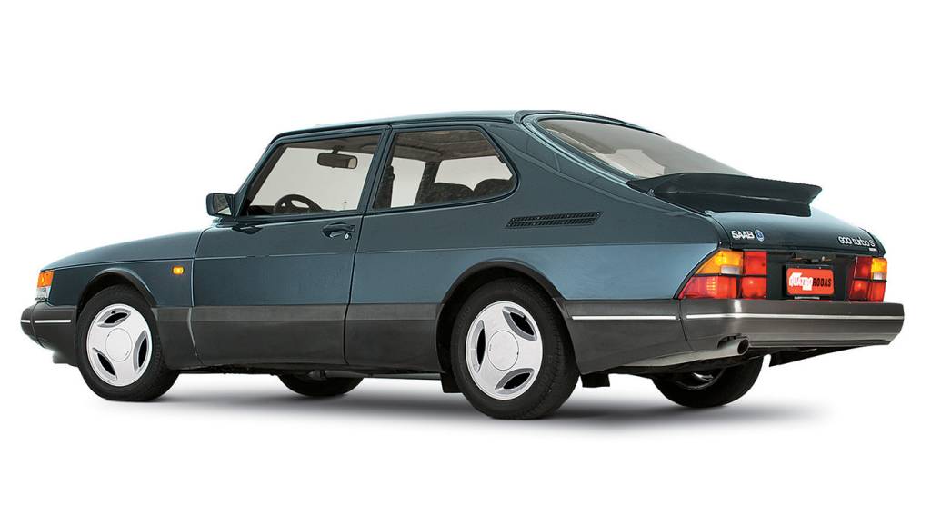 Saab 900 Turbo Com seu motor 2.0 turbo, passava dos 200 km/h