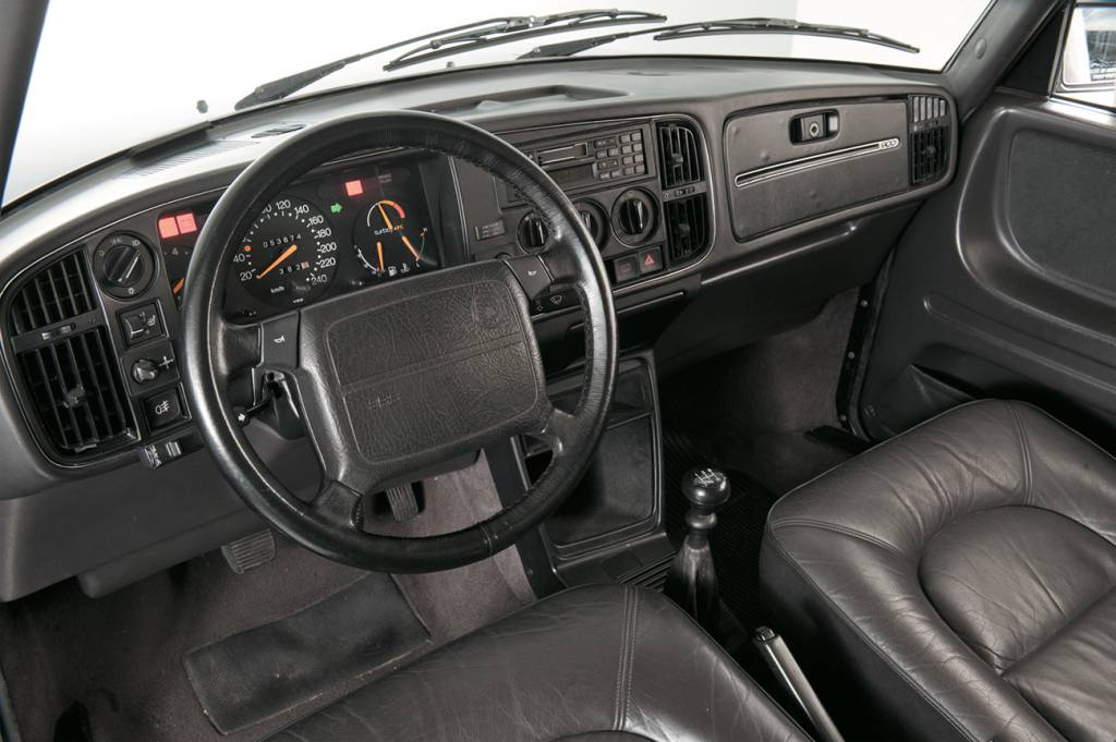 Saab 900 Turbo Comandos à mão, inspirados nos cockpits de aviões