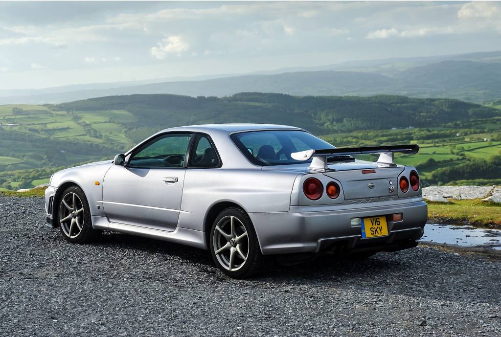 Skyline GT-R (R34) Skyline GT-R (R34) na posição 3x4 de traseira