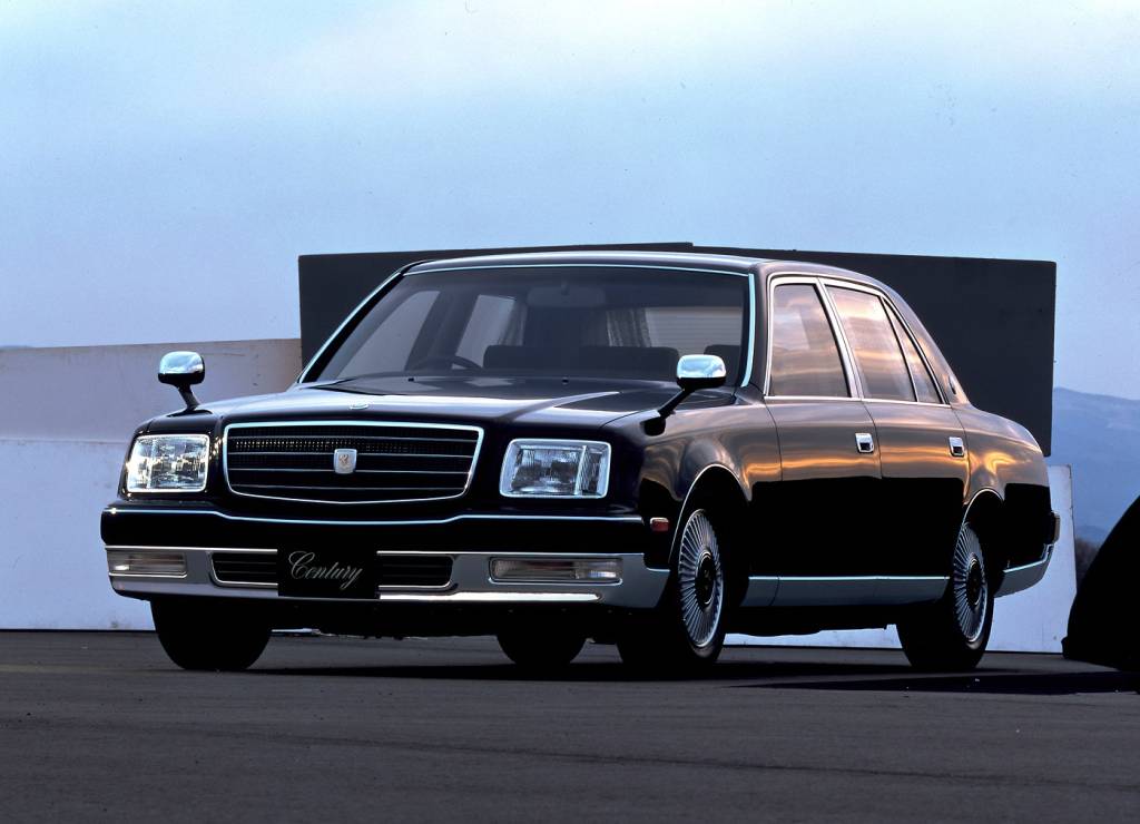 Toyota Century Toyota Century na posição 3x4 de frente