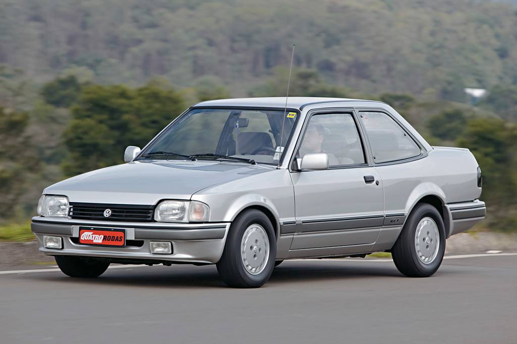 Volkwagen Apollo GLS O Apollo era um Ford Verona com leves mudanças