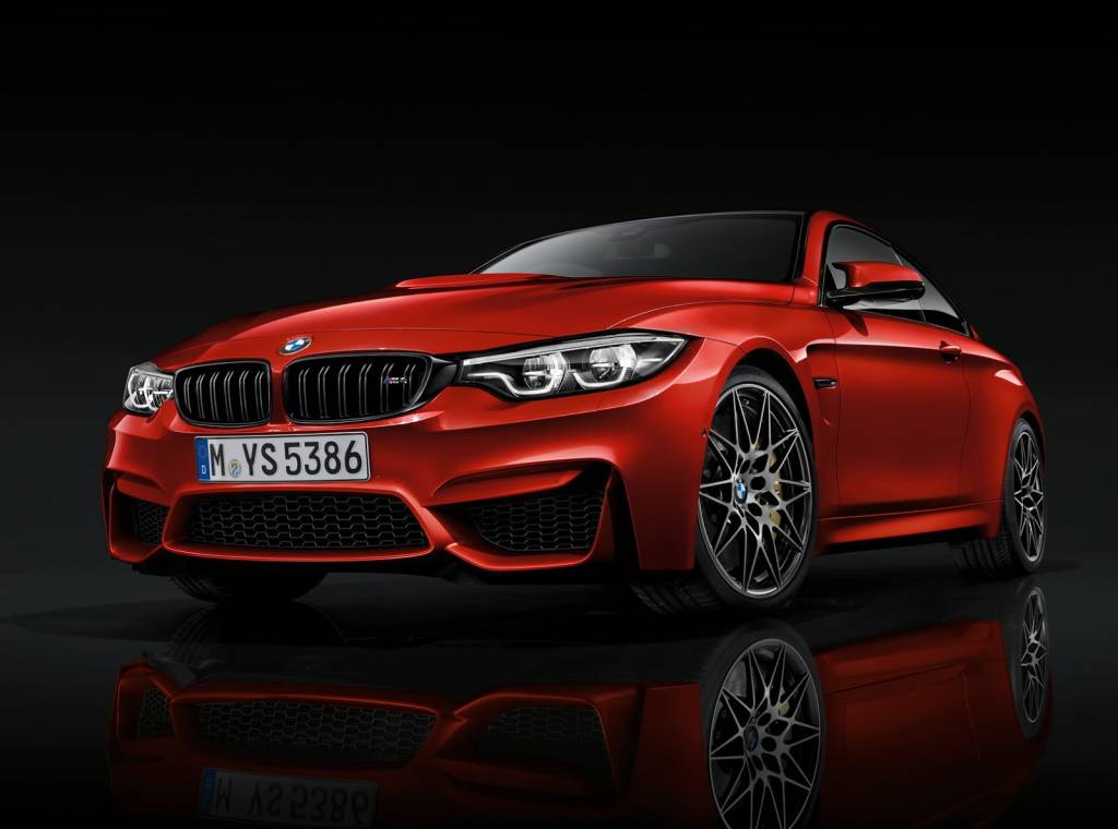 BMW M4 BMW M4 na posição 3x4 de frente