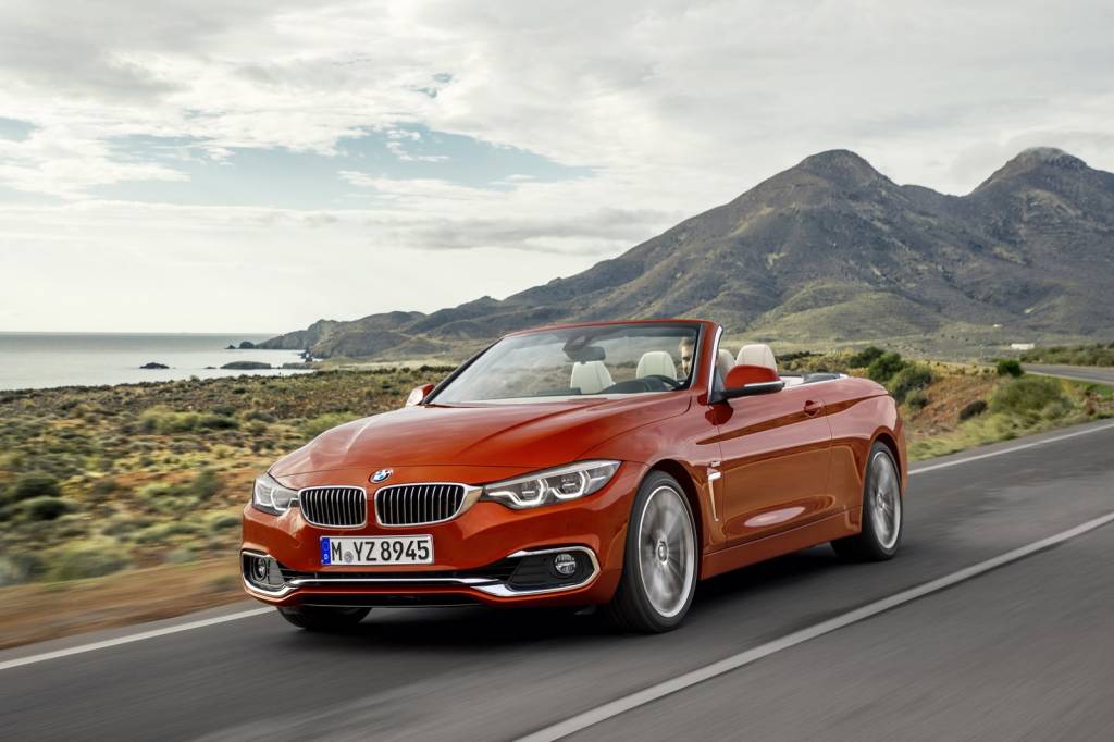 BMW Série 4 Cabrio BMW Série 4 Cabrio na posição 3x4 de frente