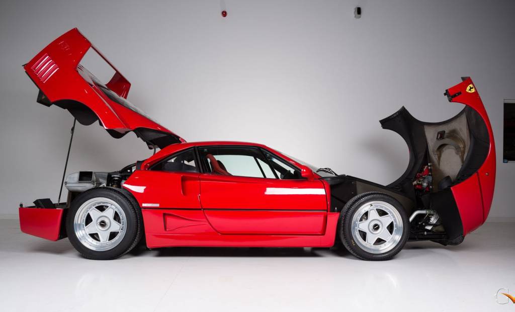 Ferrari F40 Ferrari F40 de perfil