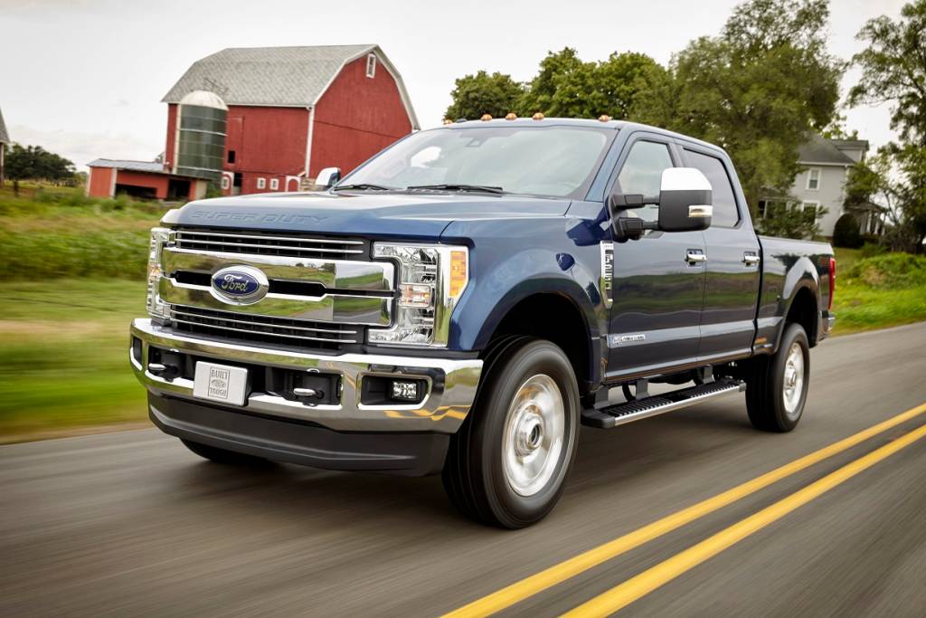 Ford F-250 Lariat Crew Cab Ford F-250 Lariat Crew Cab na posição 3x4 de frente