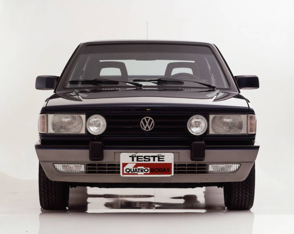 Gol GTI, testado pela revista Quatro Rodas. Gol GTI, testado pela revista Quatro Rodas.