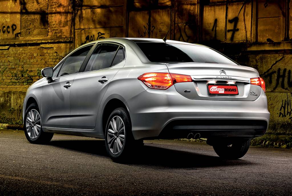 Citroën C4 Lounge Origine Rodas da versão Origine são mais simples, de 16 polegadas