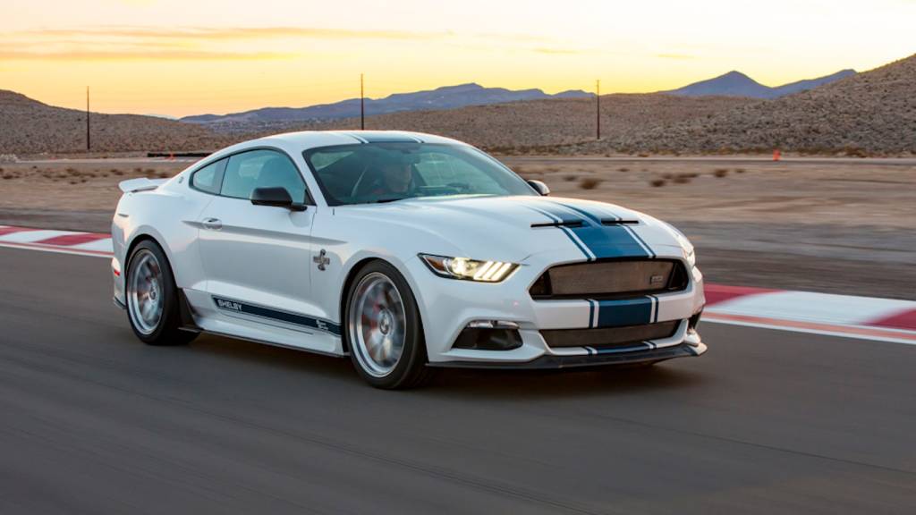Mustang Shelby Super Snake Mustang Shelby Super Snake na posição 3x4 de frente