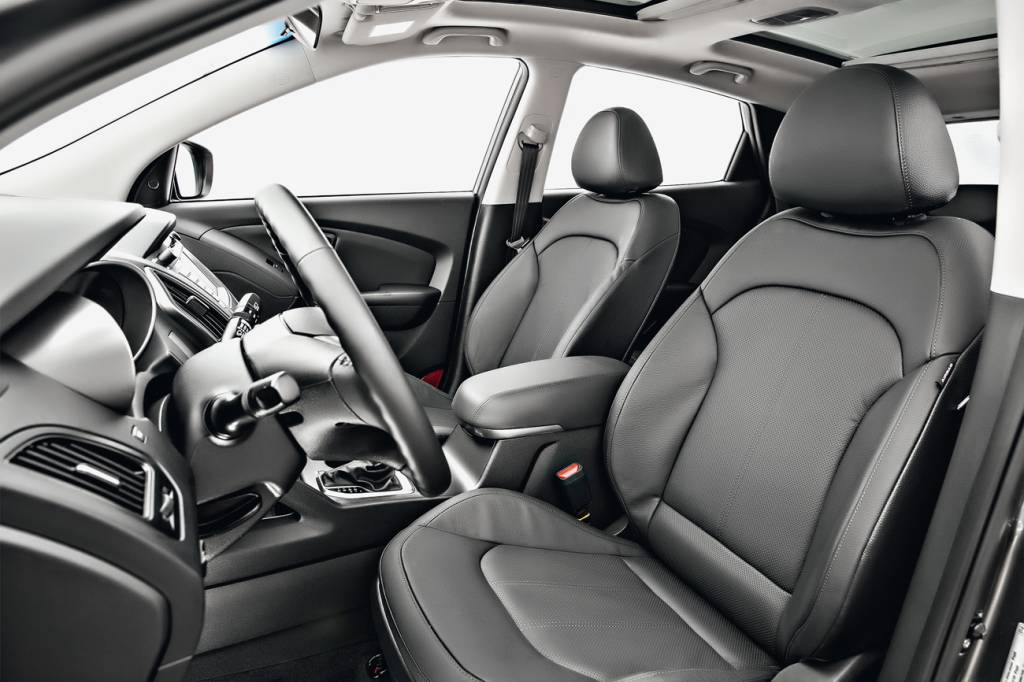 Hyundai ix35 Já no ix35, bancos de couro são de série