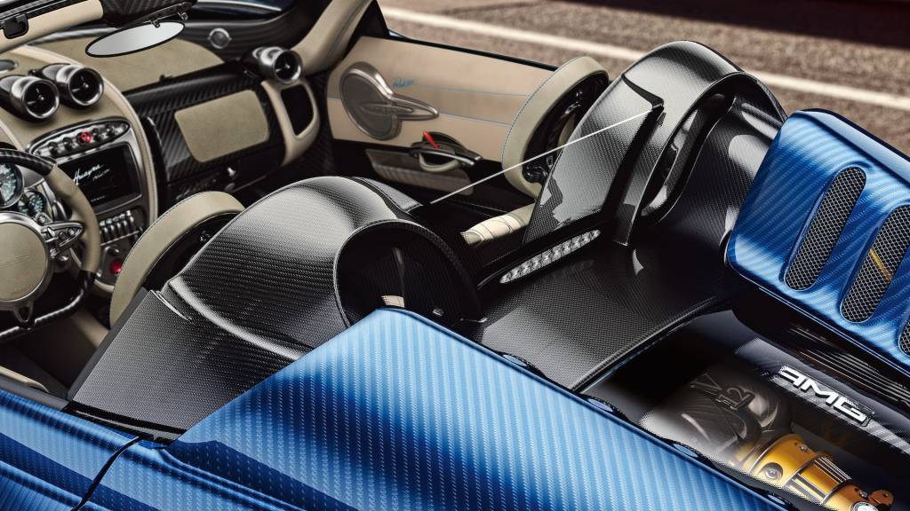 Pagani Huayra Roadster Motor V12 biturbo possui cobertura transparente