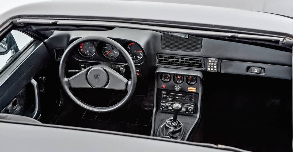 Porsche 924 Peças do Golf por toda a parte: das maçanetas aos comando internos