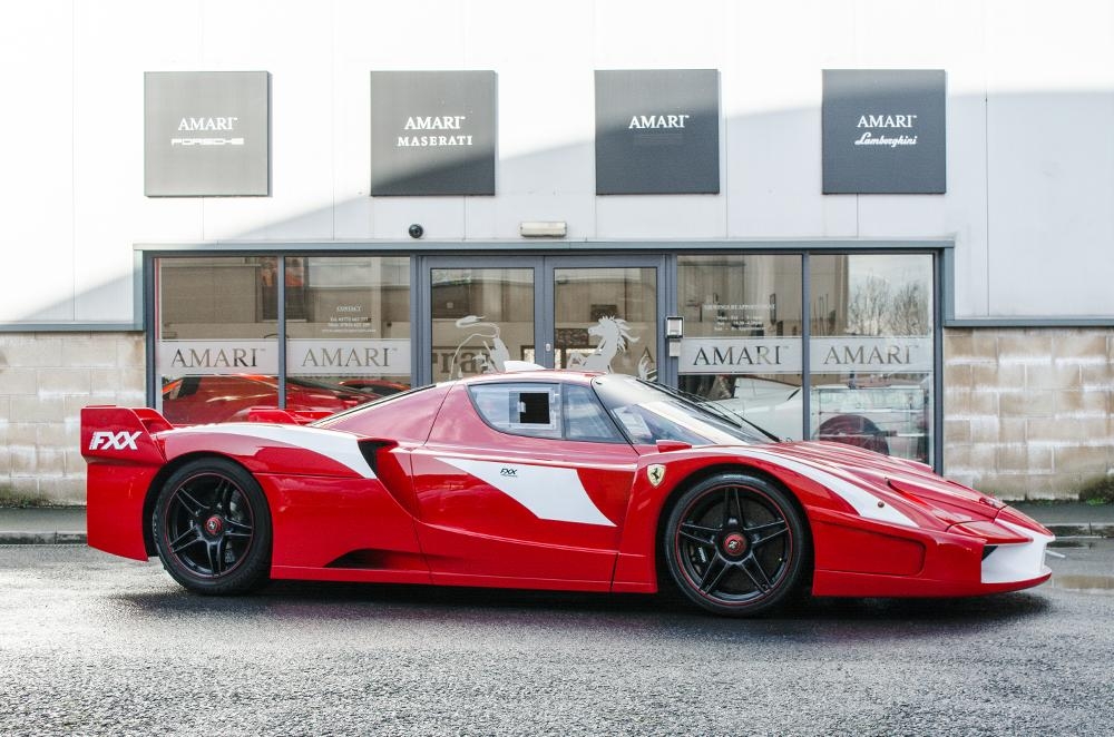 Ferrari FXX Evoluzione Ferrari FXX Evoluzione de perfil