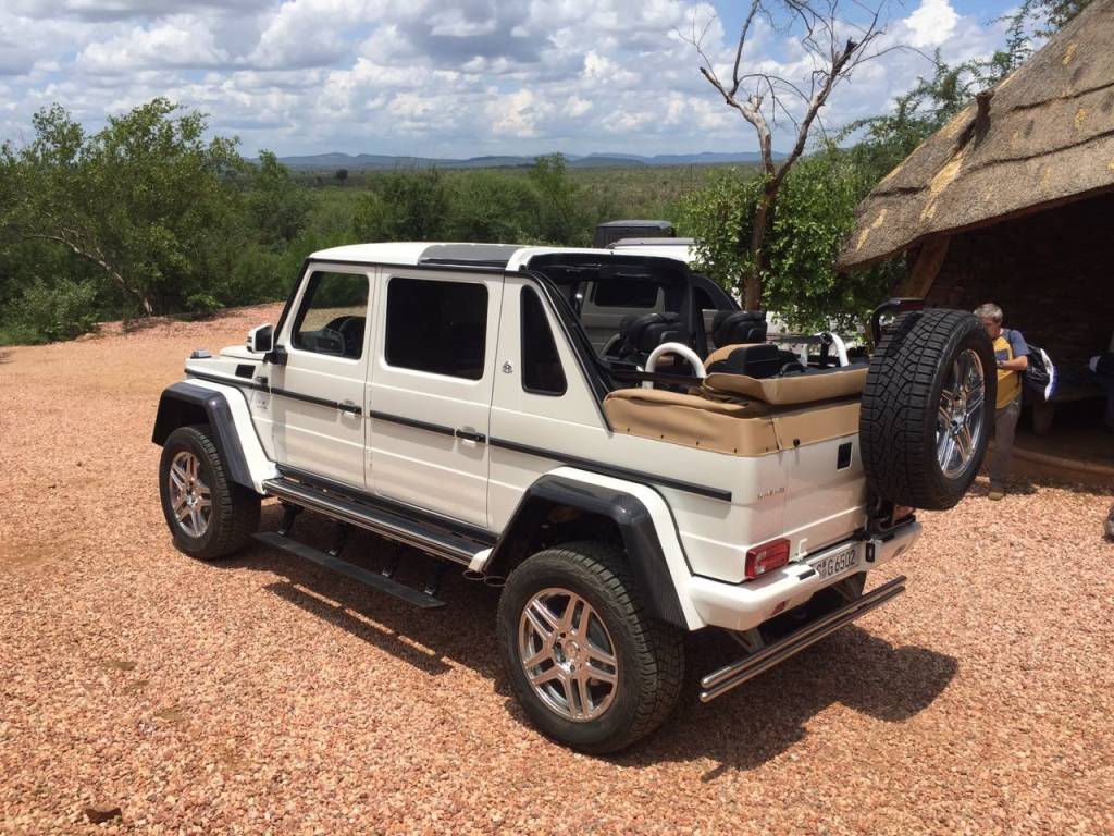 Mercedes-Maybach G 650 Landaulet: ostentação na lama
