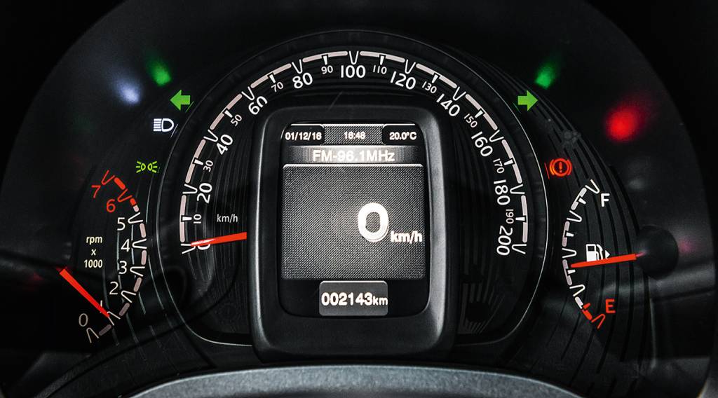 Fiat Mobi 3 cilindros Quadro de instrumentos digital estreia no Firefly