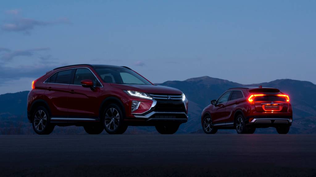 Mitsubishi Eclipse Cross Lanternas formam uma linha horizontal bem chamativa