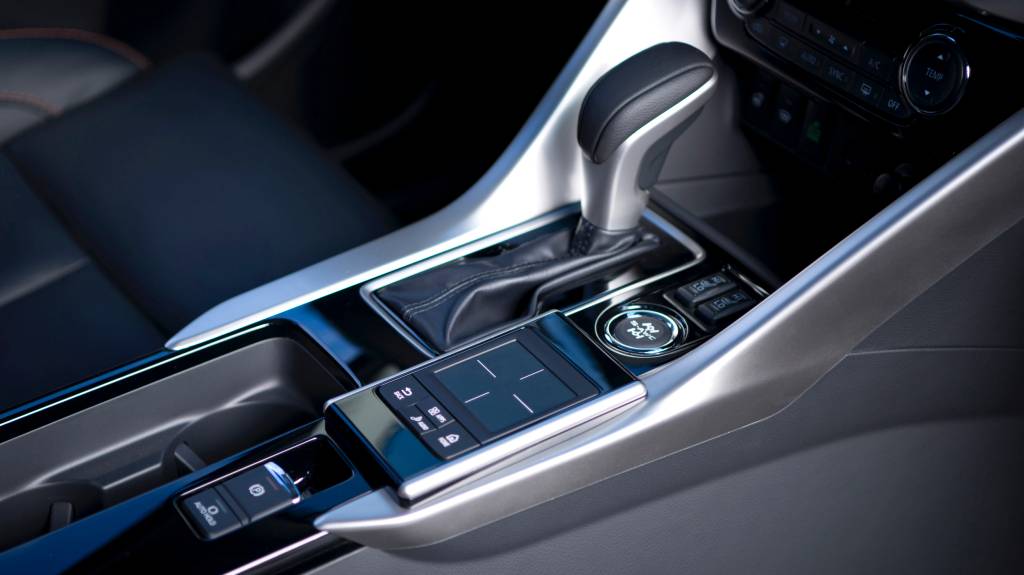 Mitsubishi Eclipse Cross O touchpad é parecido com o que equipa alguns modelos da Lexus