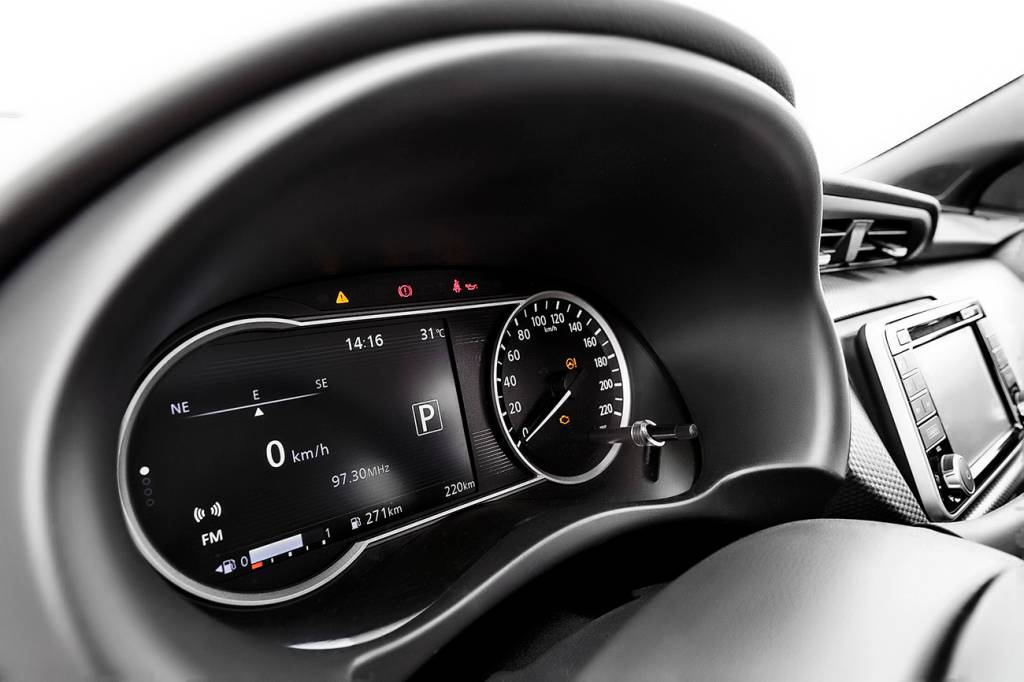 Nissan Kicks SV Limited Painel manteve a tela digital de 7 polegadas na nova versão
