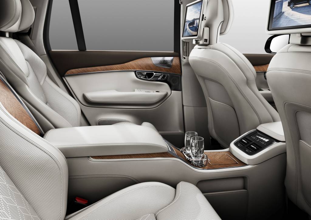 Volvo XC90 Excellence – interior