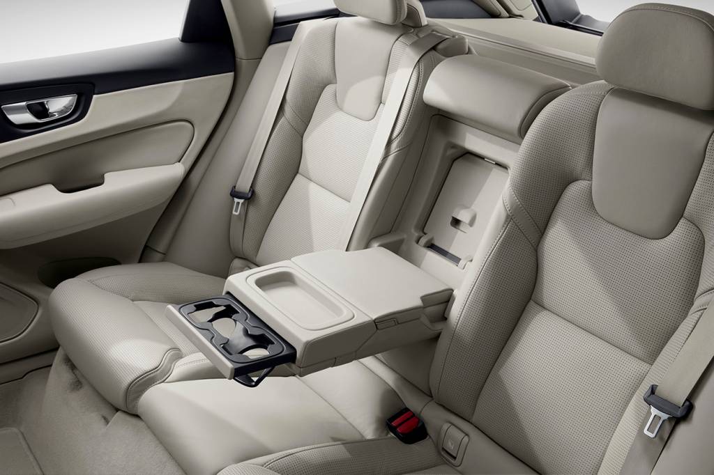 Volvo XC60 Amplo espaço no banco traseiro