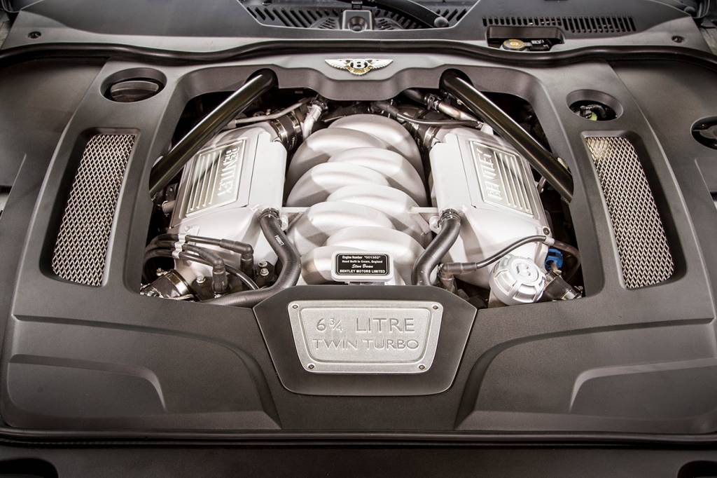 Motor V8 é antigo, mas ainda impressiona