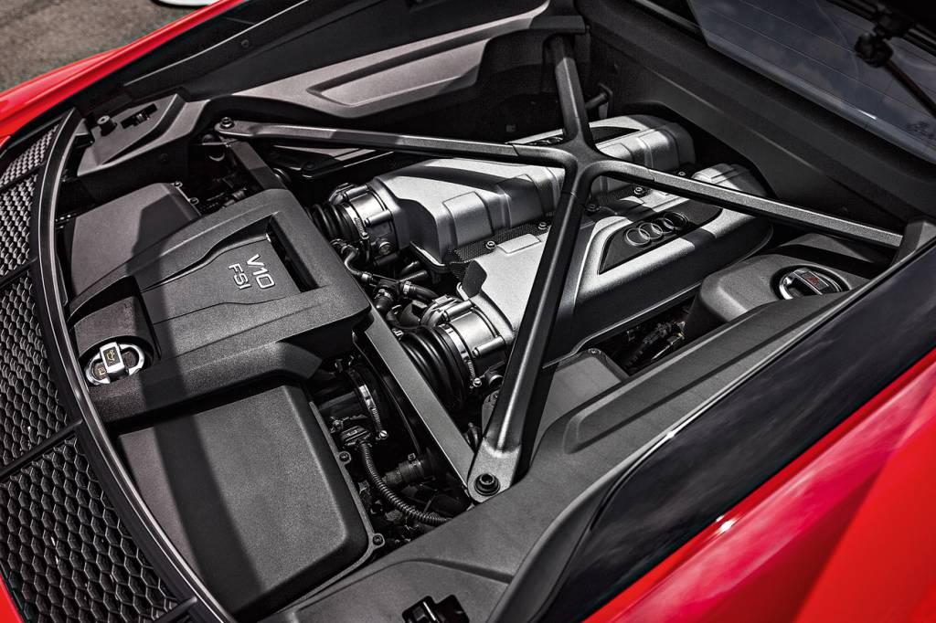 Motor V10 5.2 traseiro central: admire sem moderação