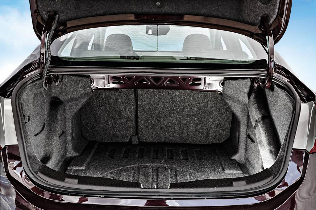 Cruze conta com o menor porta-malas: 440 litros