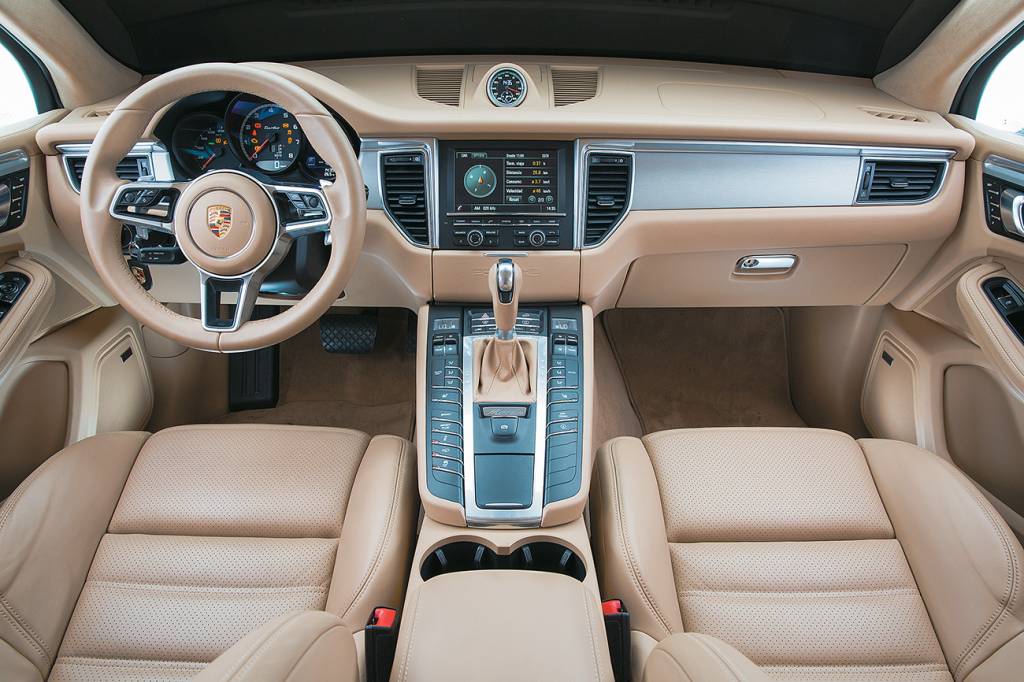 Nada menos que 96 botões estão disponíveis para o motorista