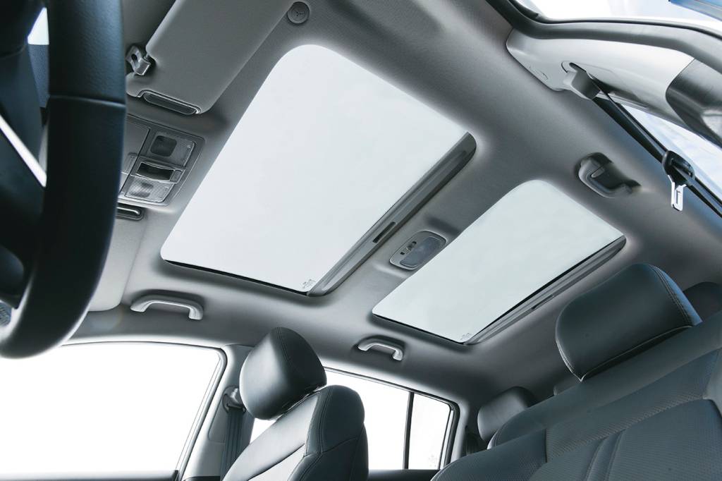 Teto solar duplo é atrelhado ao pacote com airbags laterais e de cortina
