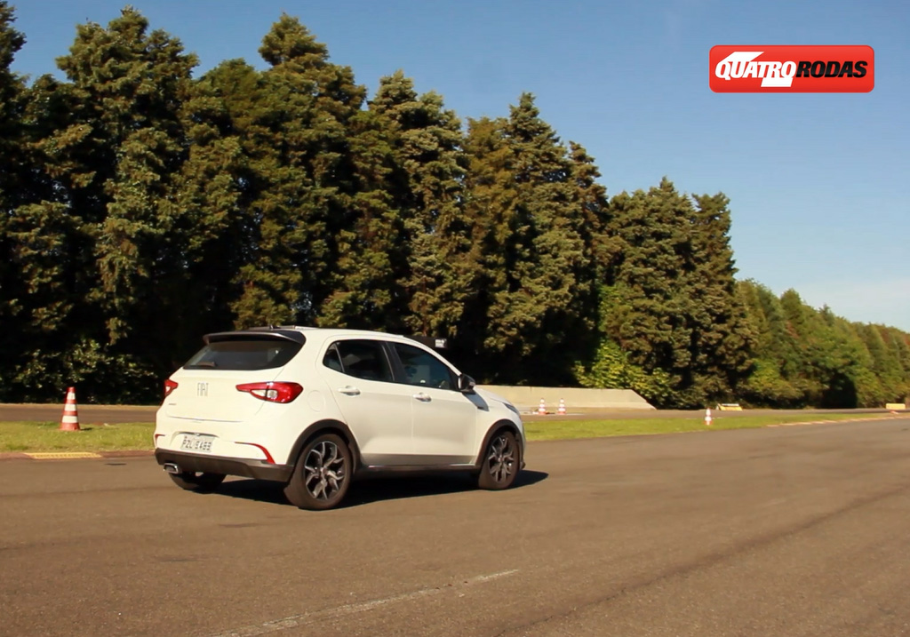Fiat Argo andando de ré