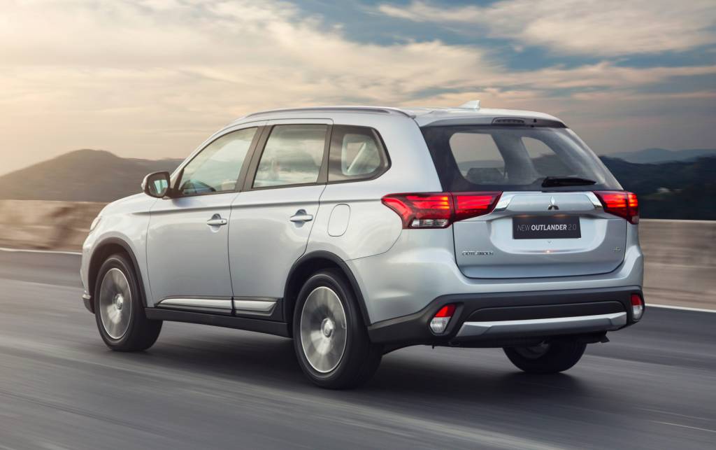 Mitsubishi Outlander Comfort 2.0L (2)
