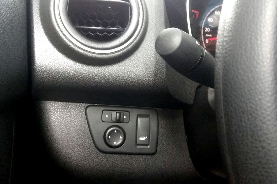 Renault Kwid detalhe porta-malas