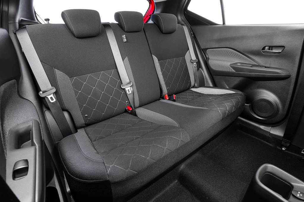 Nissan Kicks S CVT 5