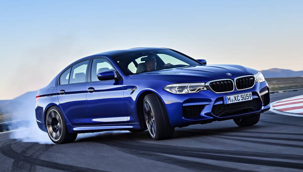 BMW M5 Derrapando
